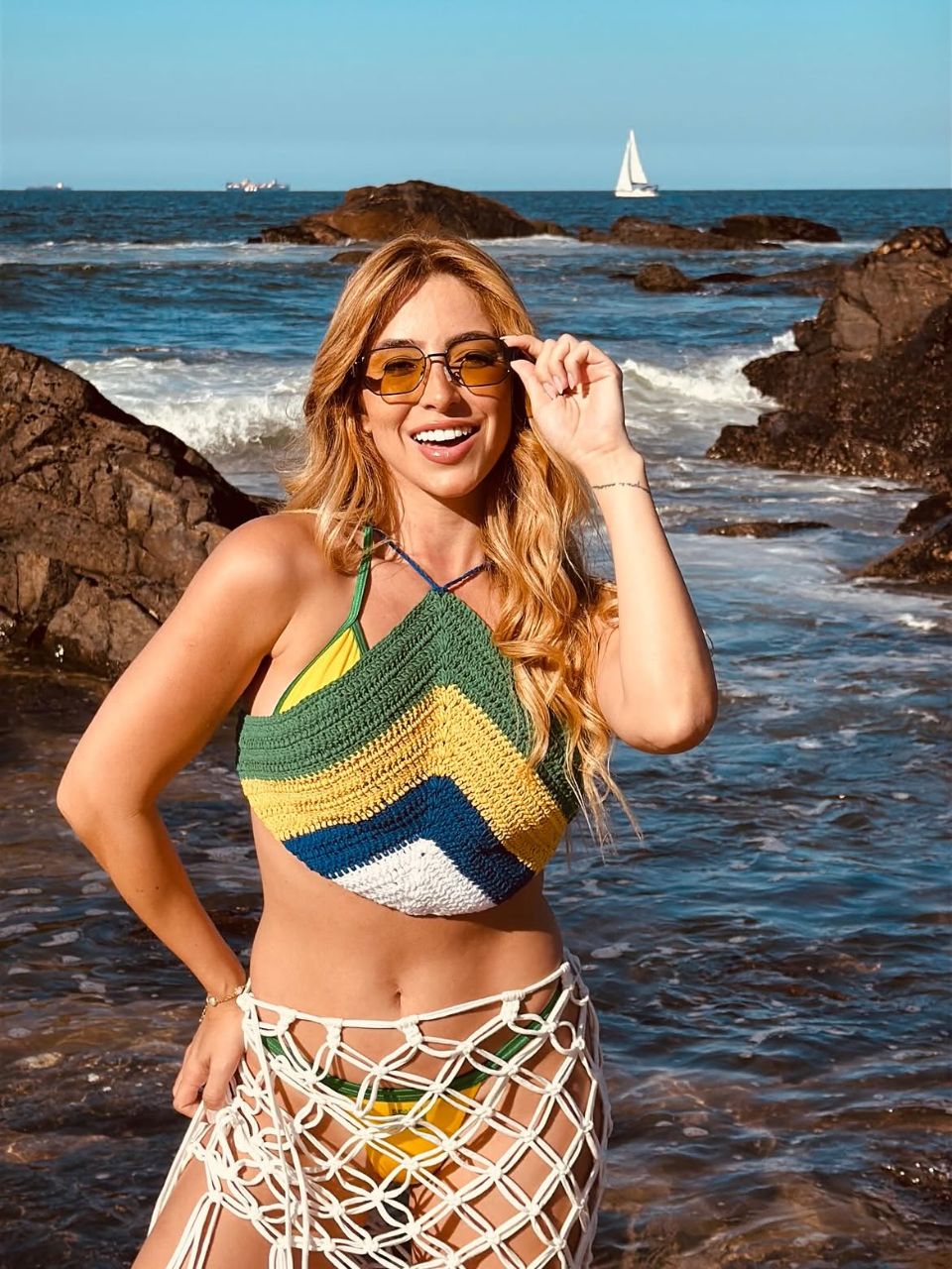 Jessica em ensaio na praia